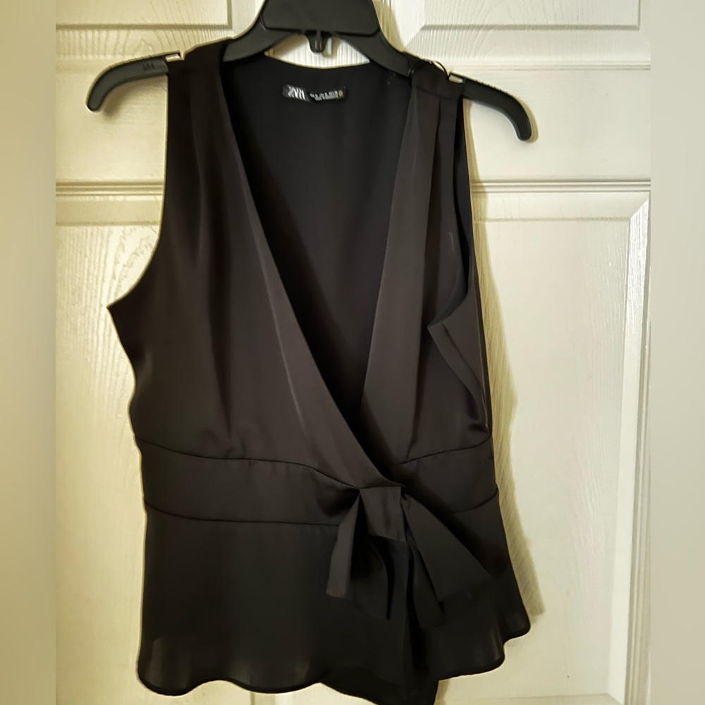 Zara women office t-shirt, size M, like new